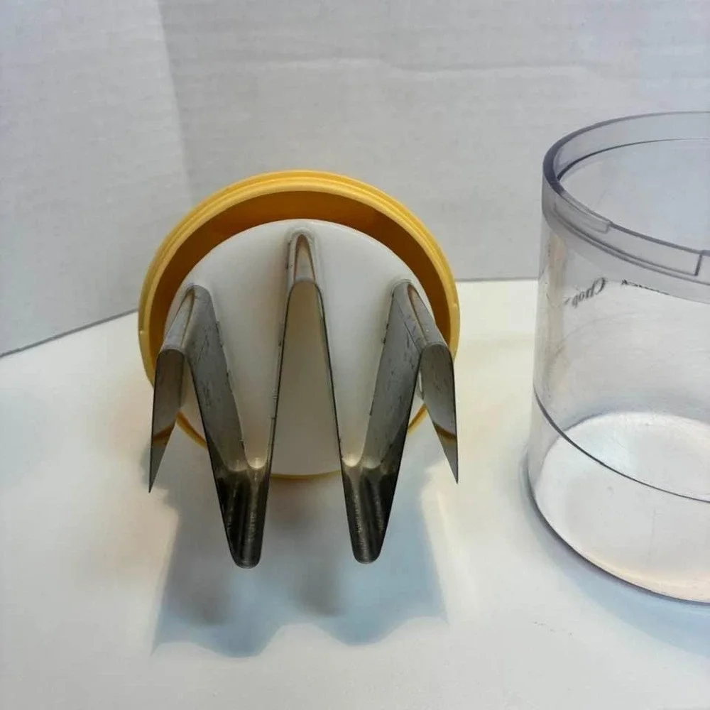 Quick Chop‎ Manual Food Chopper Yellow Vintage Kitchen Gadget Onion Veggie Retro